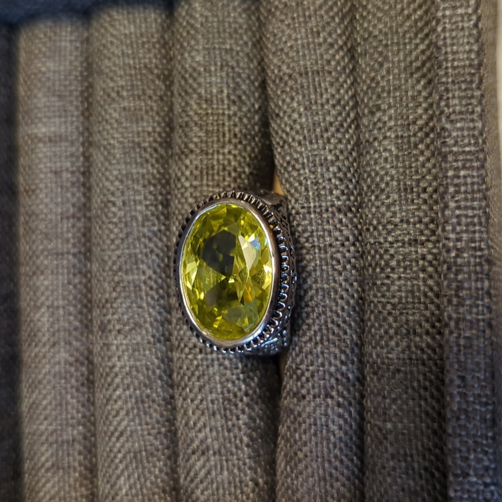 Size 9 Peridot Glass Ring